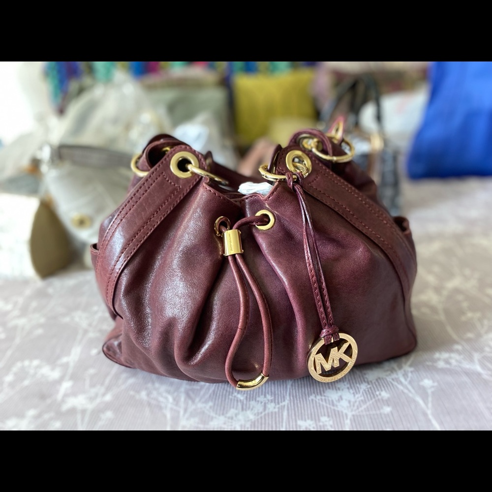 Michael Kors original handbag perfect conditions.